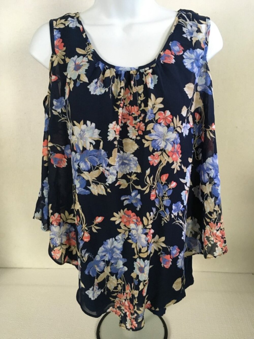 B Design Top Size L Black w Pink Blue Flowers Lined Cold Shoulder Lined